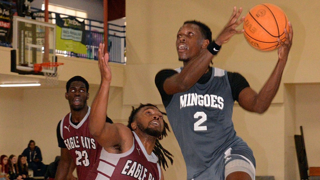 Mingoes drop to UIC in close game