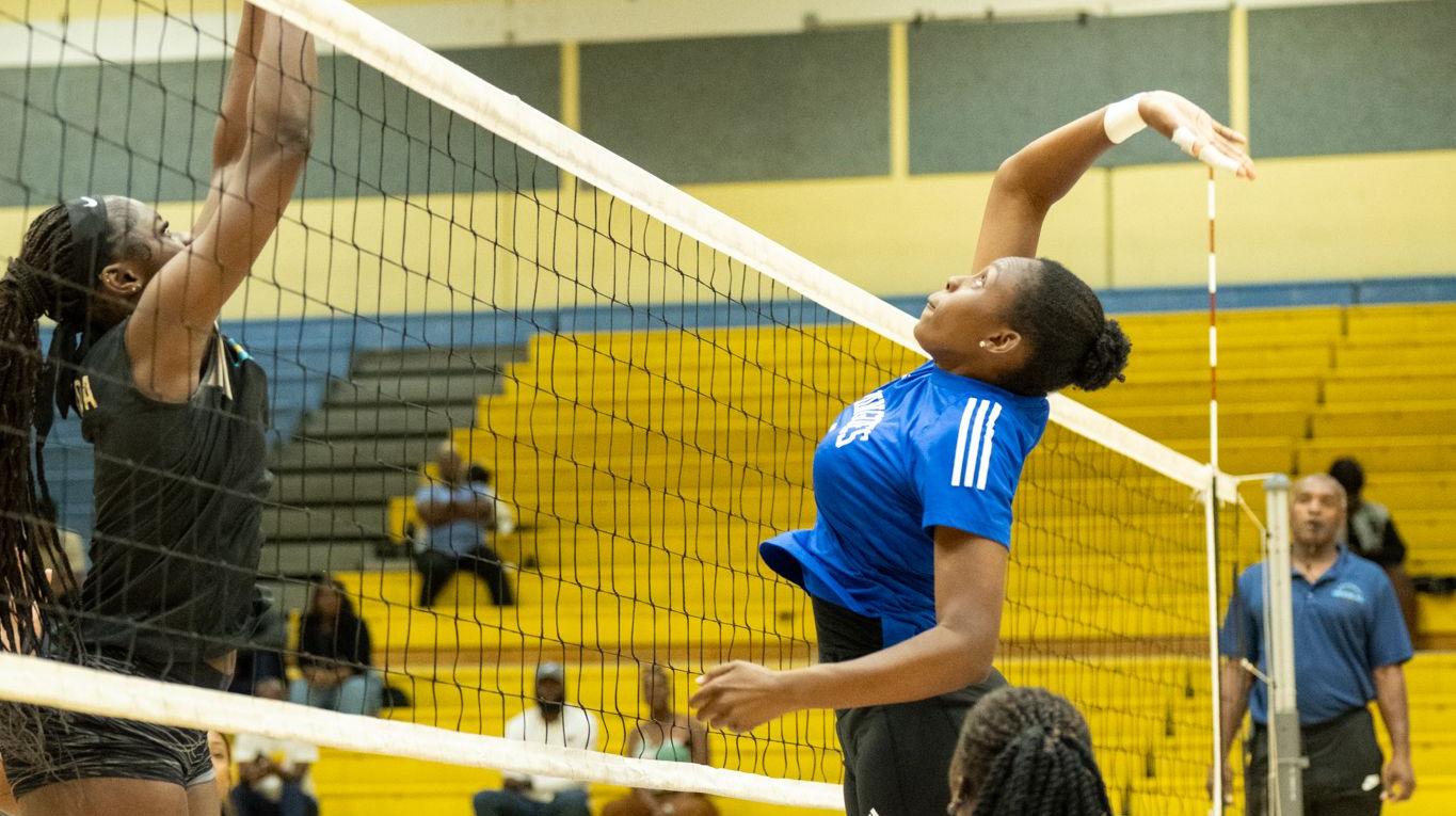 Mingoes fall to Warhawks in straight sets